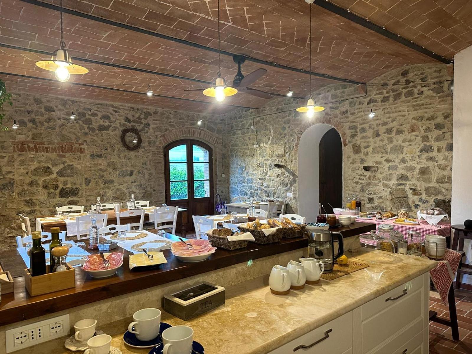 Agriturismo La Peschiera กาโซเล เดลซา ภายนอก รูปภาพ