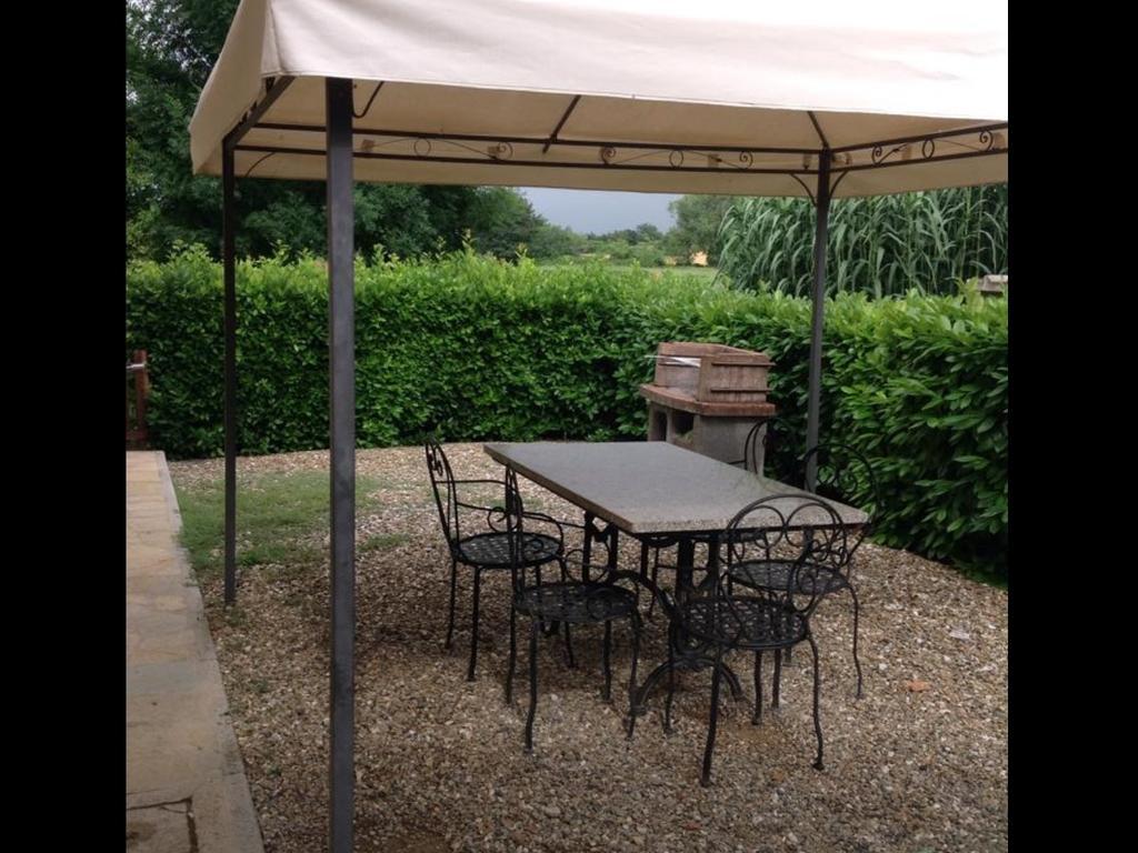 Agriturismo La Peschiera กาโซเล เดลซา ภายนอก รูปภาพ